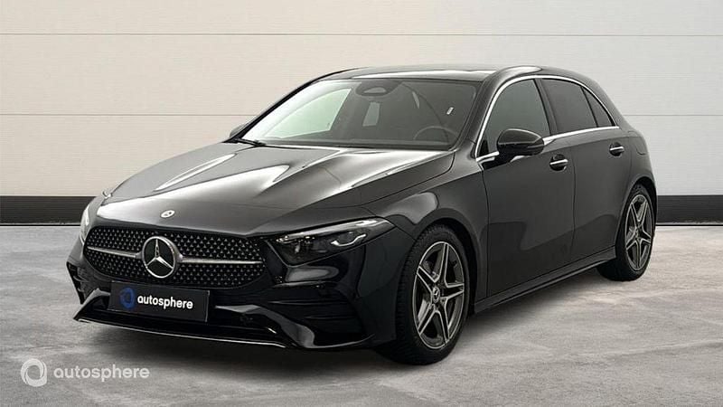 Noir Utilisé 2023 Mercedes A200 AMG line Berline | 31 990 € (Prix juste) - Image 1/4