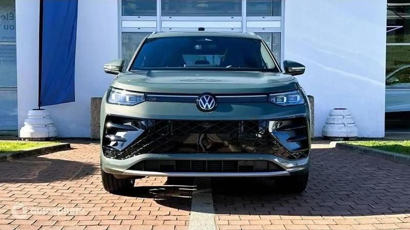 Vert Utilisé 2025 VW Tayron R-line Edition SUV | 57 999 € (Prix juste) - Image 1/4