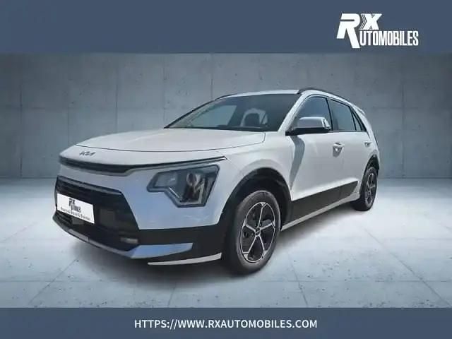 Snow white pearl Occasion 2025 Kia Niro Active SUV | 30 490 € (Prix juste) - Image 1/4