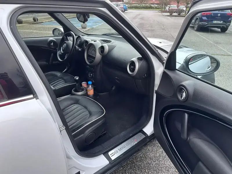 Image 2/4