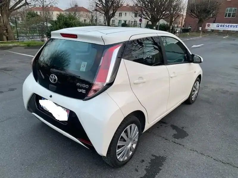 Image 2/4