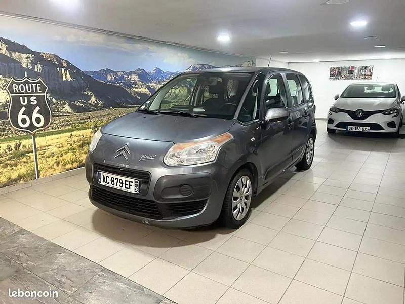 Gris Occasion 2009 Citroën C3 Attraction Berline | 2 990 € (Prix juste) - Image 1/4