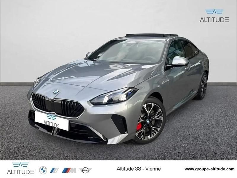 Gris Nouvelle 2025 BMW 220 M Sport Berline | 48 900 € (Prix juste) - Image 1/4