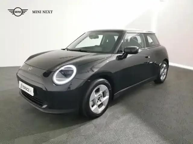 Midnight black ii Occasion 2025 Mini Cooper Classic Citadine | 33 460 € (Prix cher) - Image 1/4