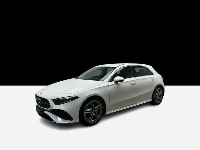 Blanc Utilisé 2024 Mercedes A200 AMG line Berline | 35 374 € (Bon prix) - Image 1/4