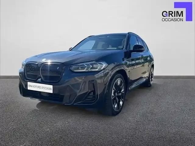 Sophistograu brillanteffekt metalli Utilisé 2023 BMW iX3 Impressive SUV | 41 943 € (Prix juste) - Image 1/4