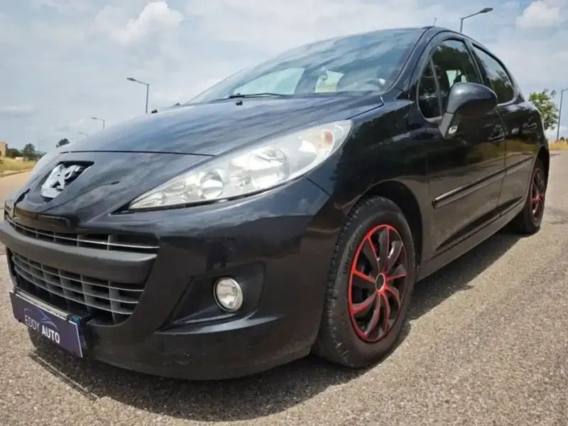 Noir Utilisé 2011 Peugeot 207 Berline | 4 990 € (Prix juste) - Image 1/4