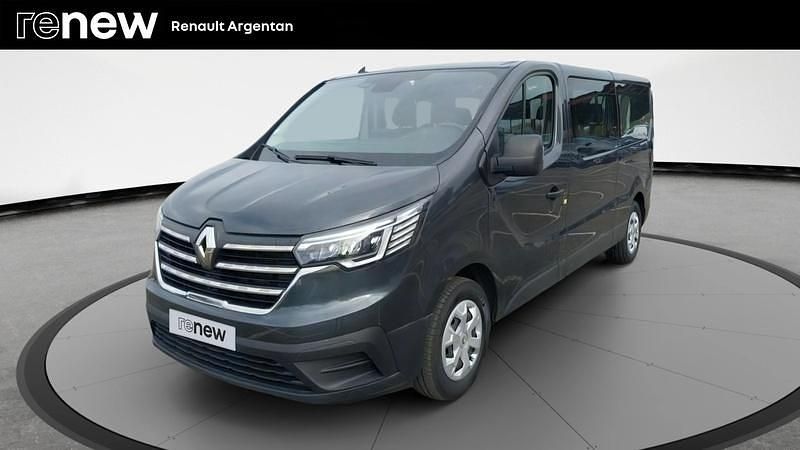 Gris Utilisé 2022 Renault Trafic Zen Van | 29 990 € - Image 1/4