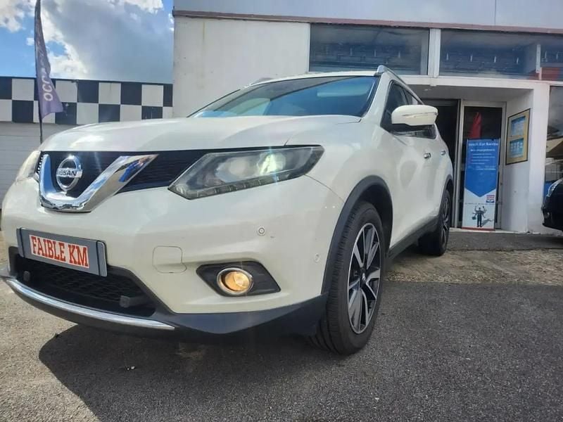 Blanc Utilisé 2017 Nissan X-Trail Tekna SUV | 18 990 € (Prix juste) - Image 1/4