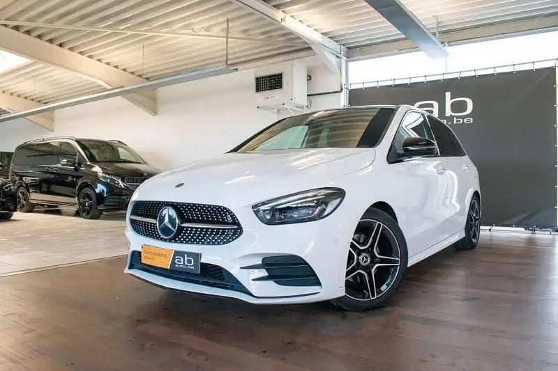 Blanc Utilisé 2019 Mercedes B180 AMG line Monospace | 24 990 € (Prix juste) - Image 1/4