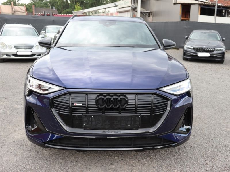 Bleu Utilisé 2022 Audi e-tron Sport SUV | 37 000 € (Bon prix) - Image 1/1
