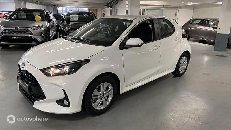 Blanc Utilisé 2025 Toyota Yaris Hybrid Business Edition Berline | 23 990 € (Prix assez cher) - Image 1/4