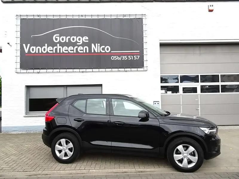 Noir Utilisé 2022 Volvo XC40 Momentum SUV | 26 900 € (Bon prix) - Image 1/4