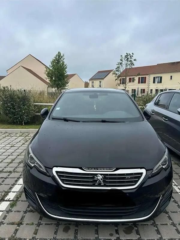 Utilisé 2015 Peugeot 308 S Berline | 8 000 € (Prix juste) - Image 1/4