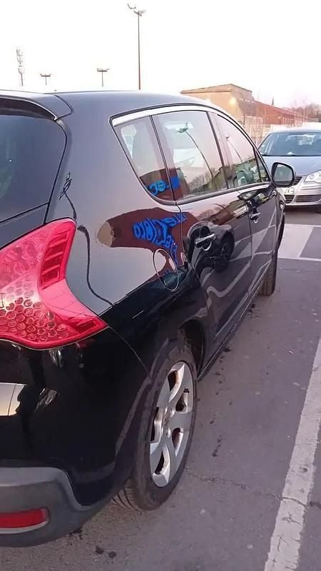 Noir Utilisé 2010 Peugeot 3008 SUV | 4 800 € (Prix juste) - Image 1/4