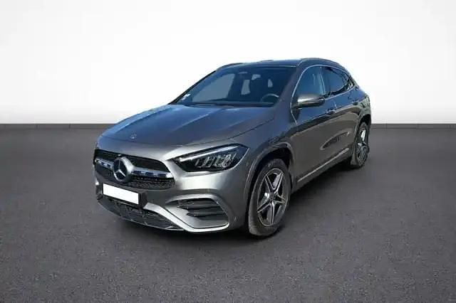 Mountaingrau met. Occasion 2024 Mercedes GLA250 SUV | 43 890 € - Image 1/4
