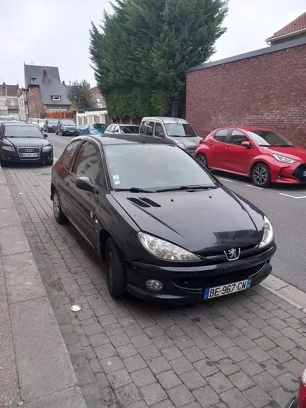 Utilisé 2009 Peugeot 206 Berline | 1 990 € (Prix juste) - Image 1/4