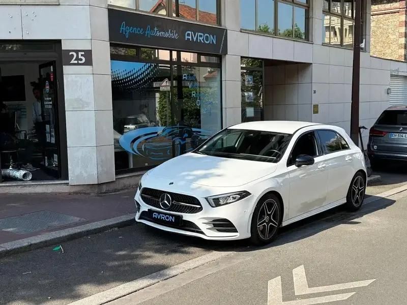 Blanc Utilisé 2018 Mercedes A180 AMG line Berline | 21 490 € - Image 1/4