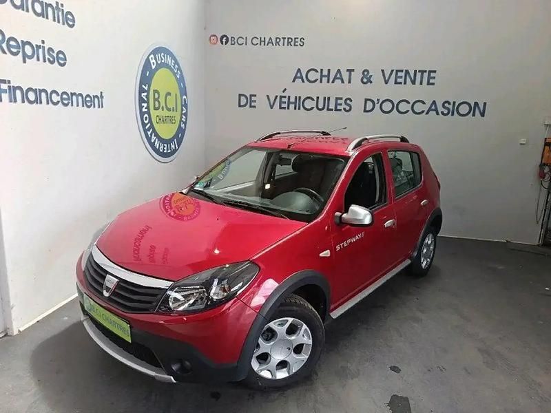 Rouge Utilisé 2011 Dacia Sandero Stepway Citadine | 8 490 € - Image 1/4