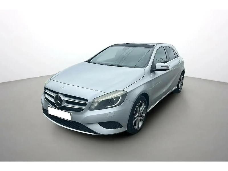 Gris Utilisé 2013 Mercedes A180 Berline | 15 790 € - Image 1/4