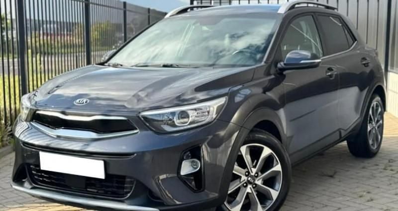 Gris Utilisé 2021 Kia Stonic Active SUV | 16 970 € (Prix juste) - Image 1/4
