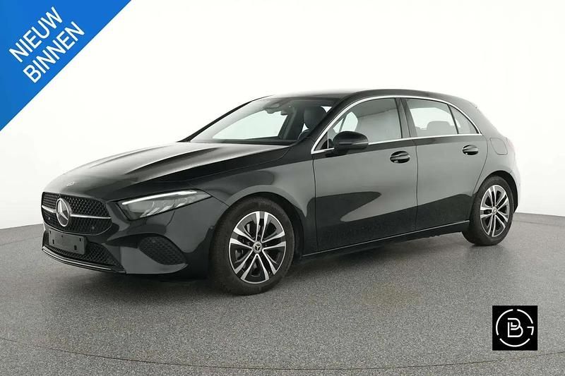 Noir Occasion 2024 Mercedes A180 Business Citadine | 27 490 € (Bon prix) - Image 1/4