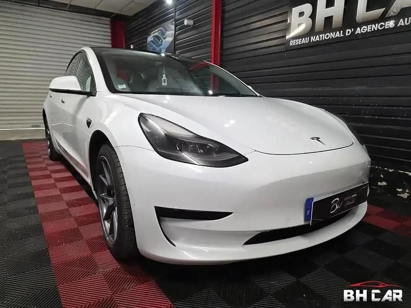 Blanc Occasion 2021 Tesla Model 3 Standard Range Berline | 24 990 € (Bon prix) - Image 1/4