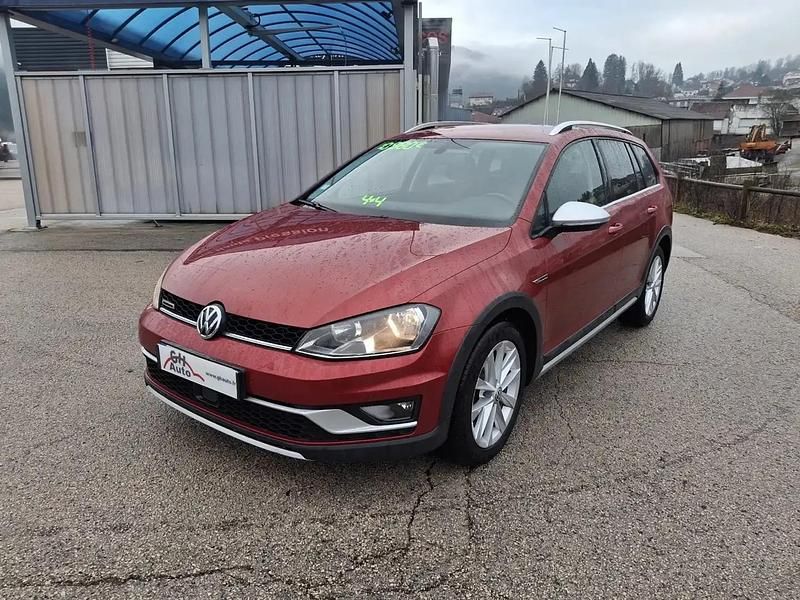 Rouge Occasion 2015 VW Golf VII Break | 10 980 € (Bon prix) - Image 1/4
