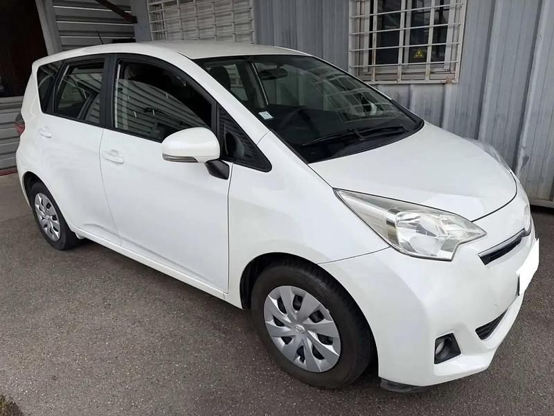 Blanc Occasion 2012 Toyota Verso-S Monospace | 8 490 € - Image 1/4