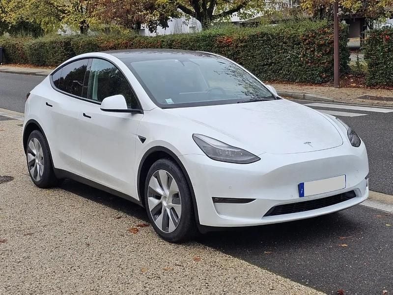 Blanc Utilisé 2022 Tesla Model Y Long Range AWD SUV | 35 990 € - Image 1/4