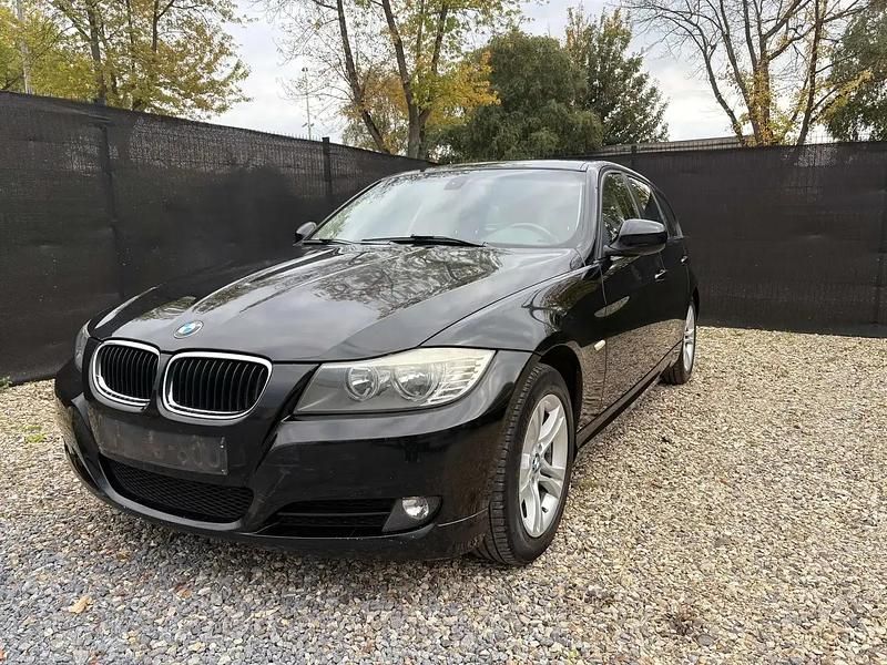 Noir Occasion 2009 BMW 318 Break | 3 990 € (Prix juste) - Image 1/4