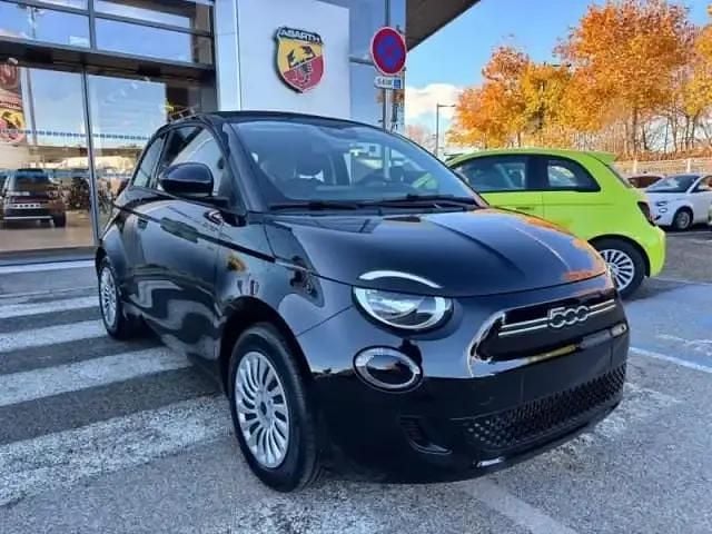 Nouvelle Fiat 500e Red 86 kW (118 ch) 2025 Onyx black pastel Berline