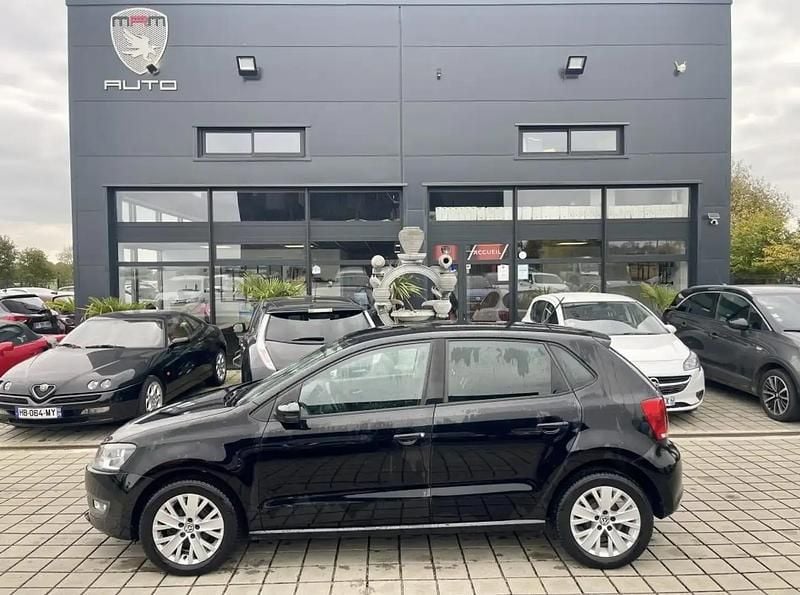 Noir Utilisé 2014 VW Polo Trendline Citadine | 8 990 € (Prix juste) - Image 1/4