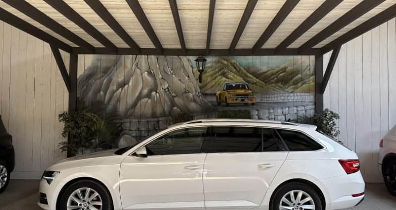 Utilisé 2021 Skoda Superb Style Berline | 24 950 € (Prix juste) - Image 1/4