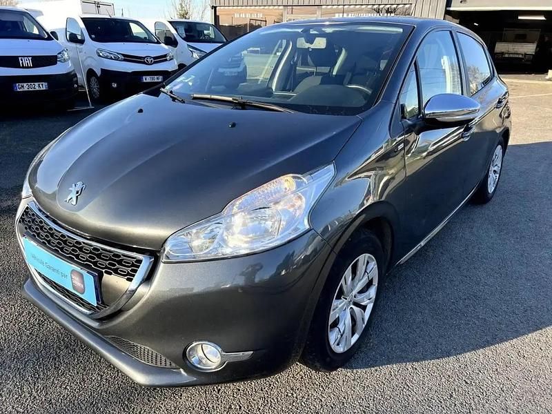 Utilisé 2015 Peugeot 208 Style Citadine | 5 990 € (Prix assez cher) - Image 1/4