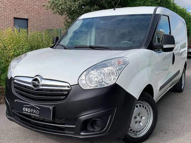 Blanc Utilisé 2015 Fiat Doblò Monospace | 5 490 € - Image 1/4