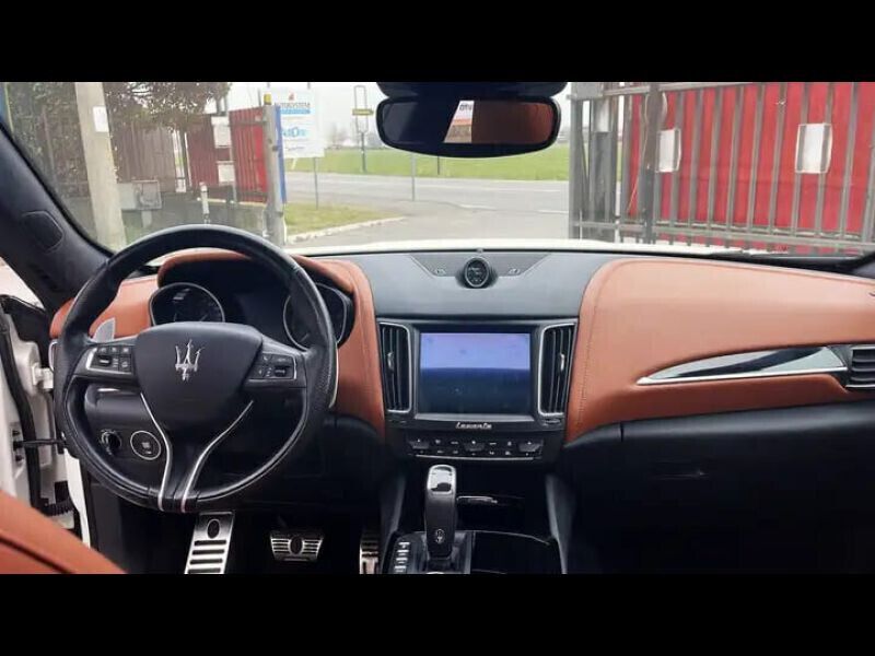 Image 2/4