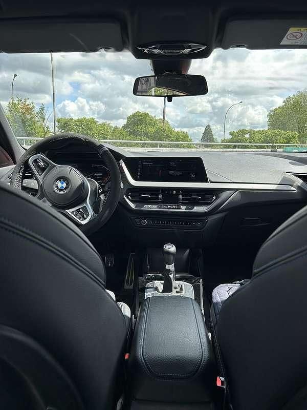 Image 3/4