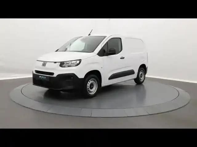 Blanc icy Nouvelle 2025 Fiat Doblò Connect Monospace | 18 999 € (Bon prix) - Image 1/4