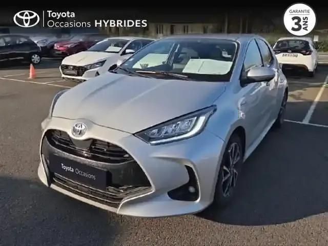 Occasion Toyota Yaris Hybrid Design 116 ch (85 kW) 2021 Gris aluminium (m) Berline