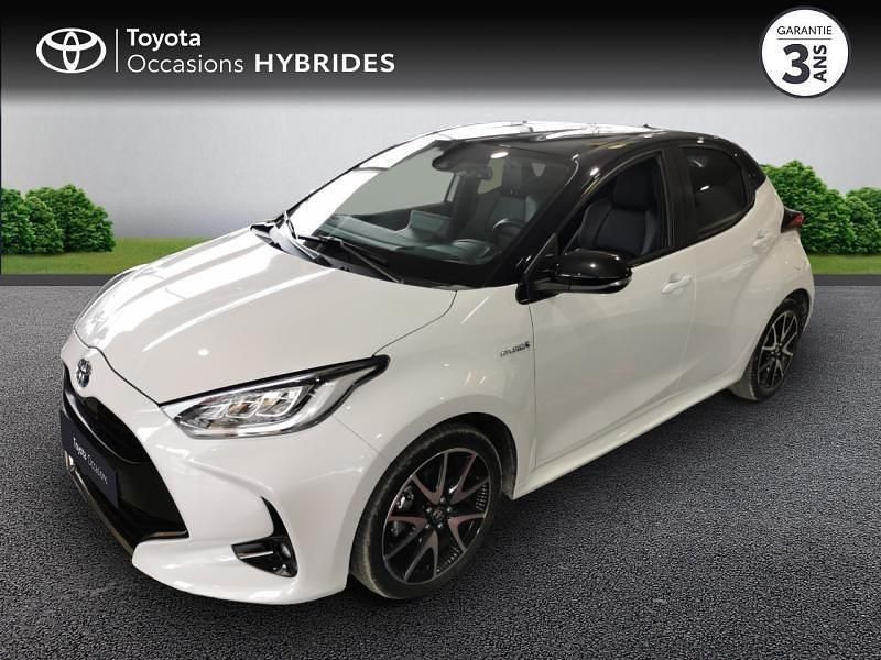 Biton blanc lunaire / toit noir Occasion 2022 Toyota Yaris Hybrid Berline | 21 290 € (Prix assez cher) - Image 1/4