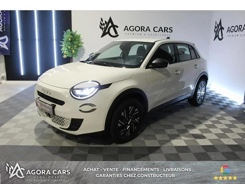 Blanc Occasion 2024 Fiat 600 Berline | 17 990 € (Bon prix) - Image 1/4