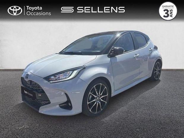 Gris Utilisé 2023 Toyota Yaris Hybrid Sport | 23 880 € (Prix juste) - Image 1/4