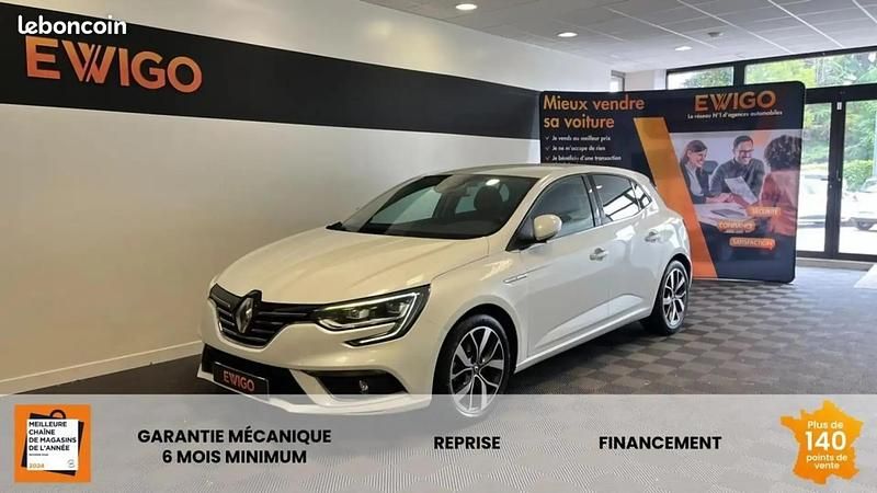 Blanc Utilisé 2016 Renault Mégane III Intens Berline | 13 490 € (Prix juste) - Image 1/4