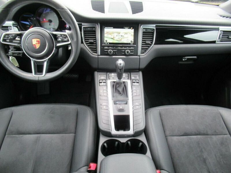 Image 3/4