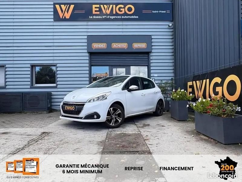 Blanc Utilisé 2016 Peugeot 208 Citadine | 3 990 € (Super prix) - Image 1/4
