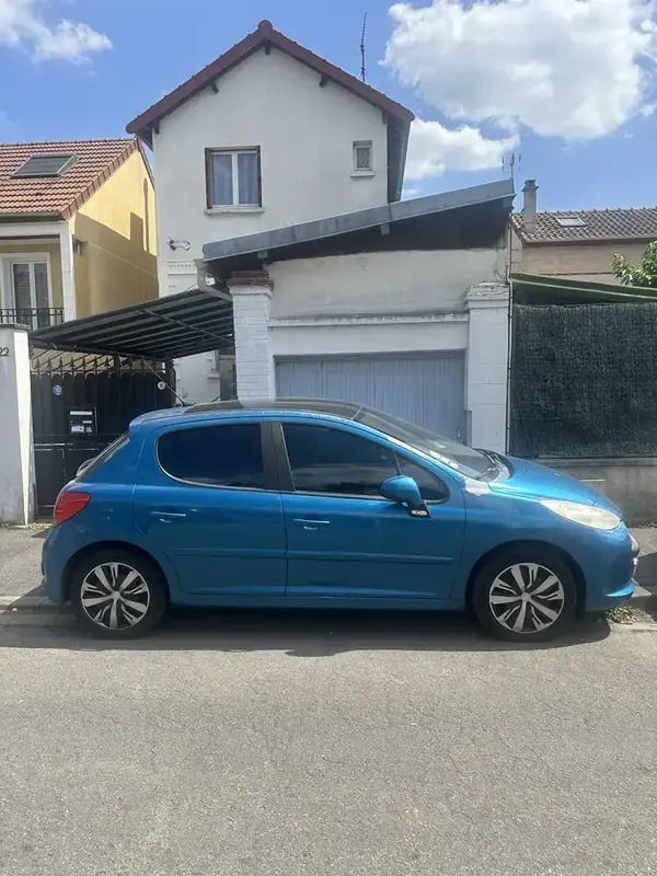 Utilisé 2007 Peugeot 207 Premium Berline | 2 500 € (Bon prix) - Image 1/4