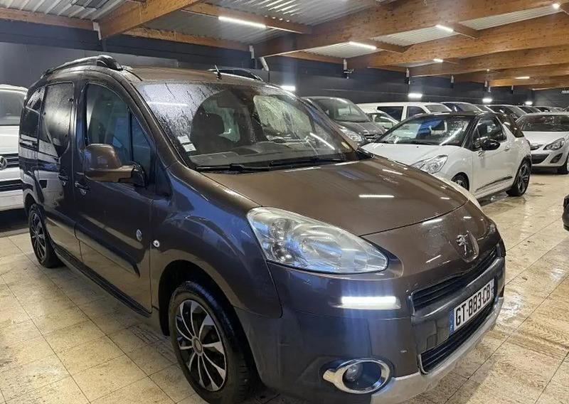 Occasion 2013 Peugeot TePee Outdoor Van | 7 690 € - Image 1/4