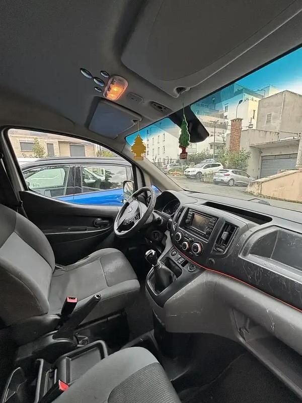 Image 2/4