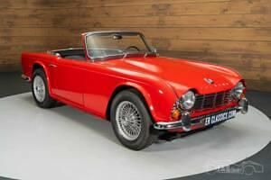 Occasion Triumph TR4 99 ch (72 kW) 1964 Rouge Cabriolet